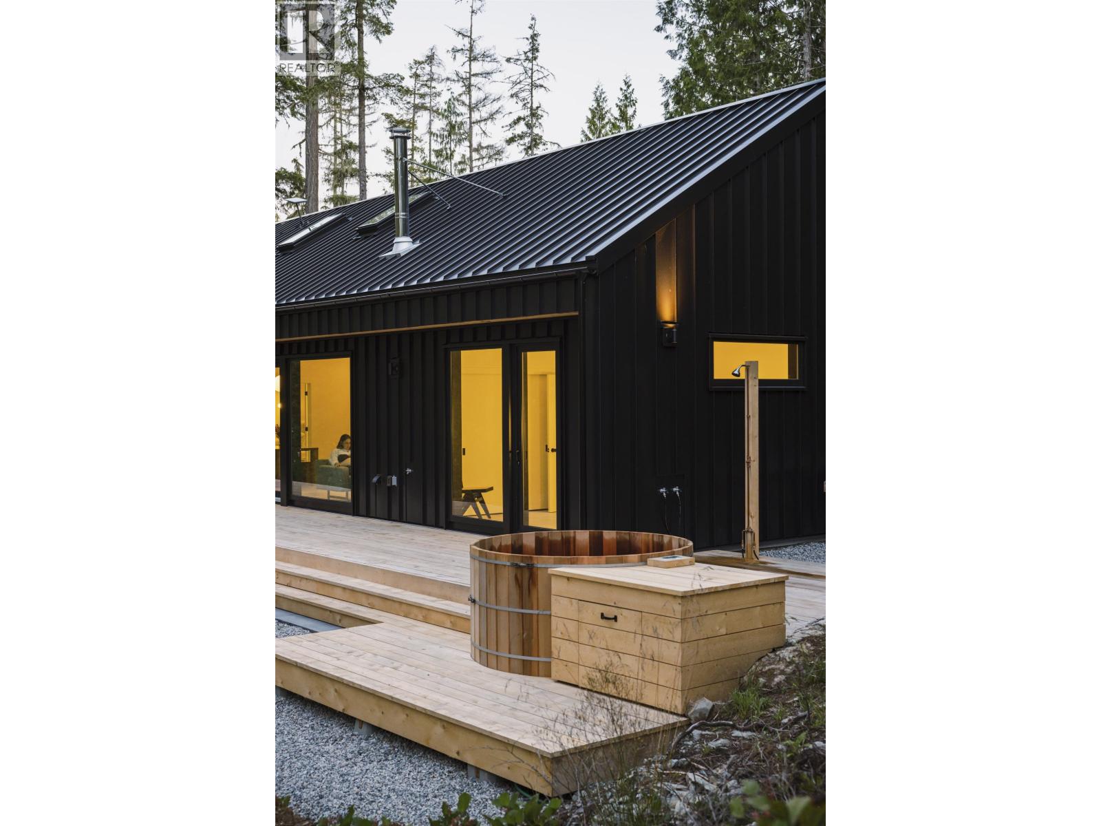 13801 LEE ROAD, Pender Harbour, British Columbia