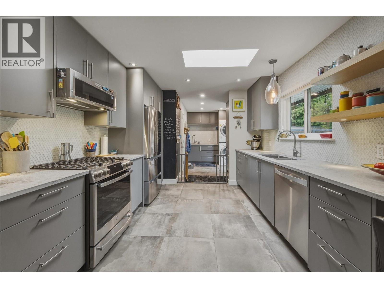 41562 Rod Road, Squamish, British Columbia  V0N 1H0 - Photo 11 - R3125477