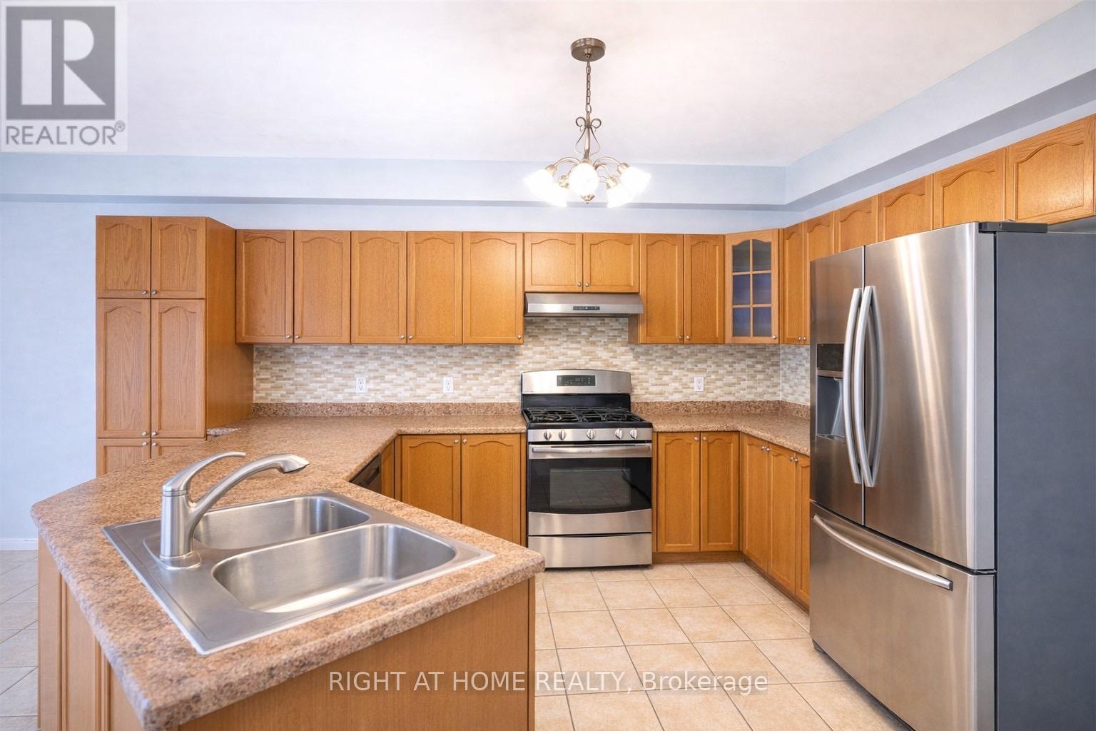 4721 Colombo Cres Crescent, Mississauga, Ontario  L5M 7R3 - Photo 6 - W13147240