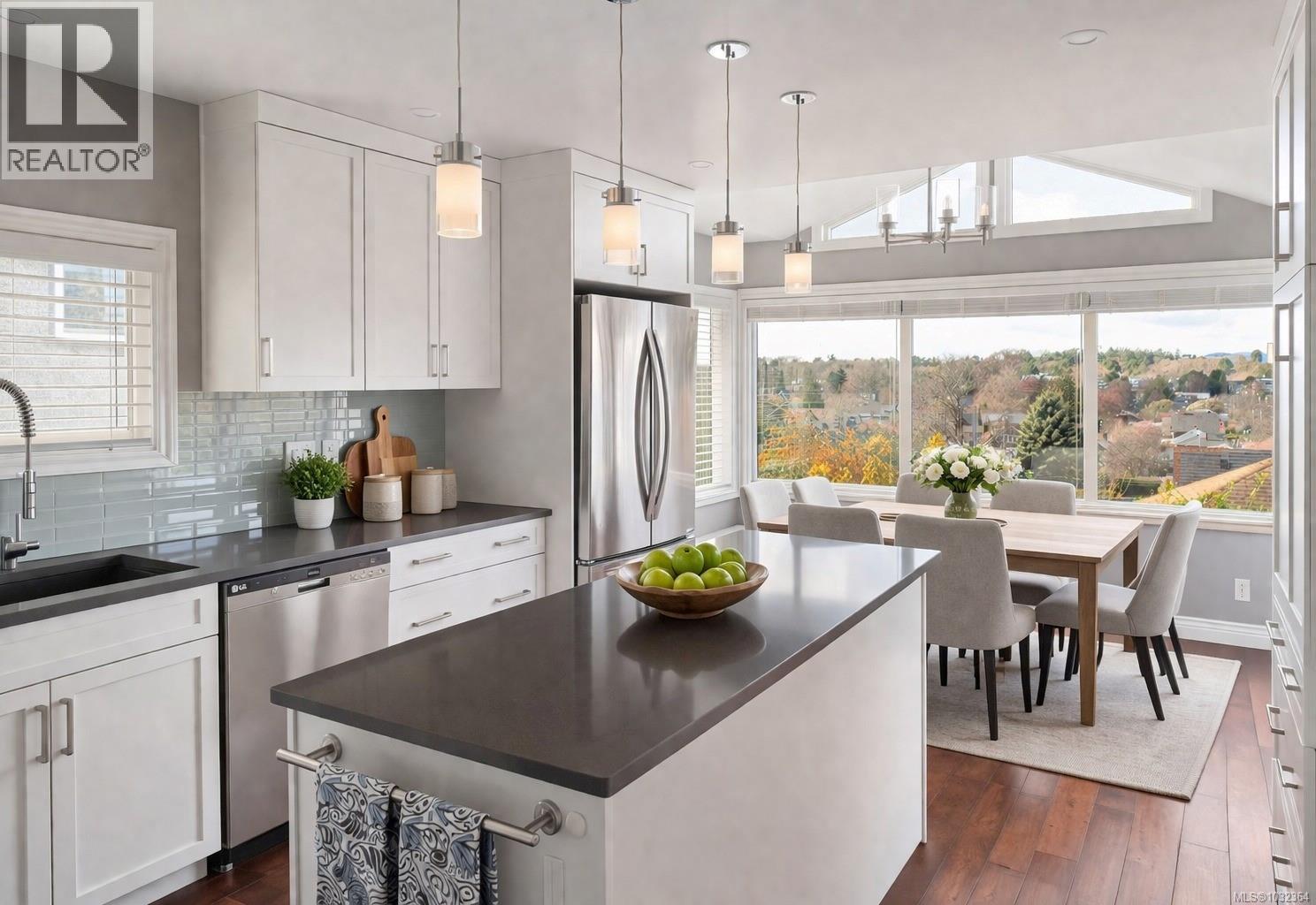 310 Windermere Pl, Victoria, British Columbia  V8S 3J3 - Photo 7 - 1032364