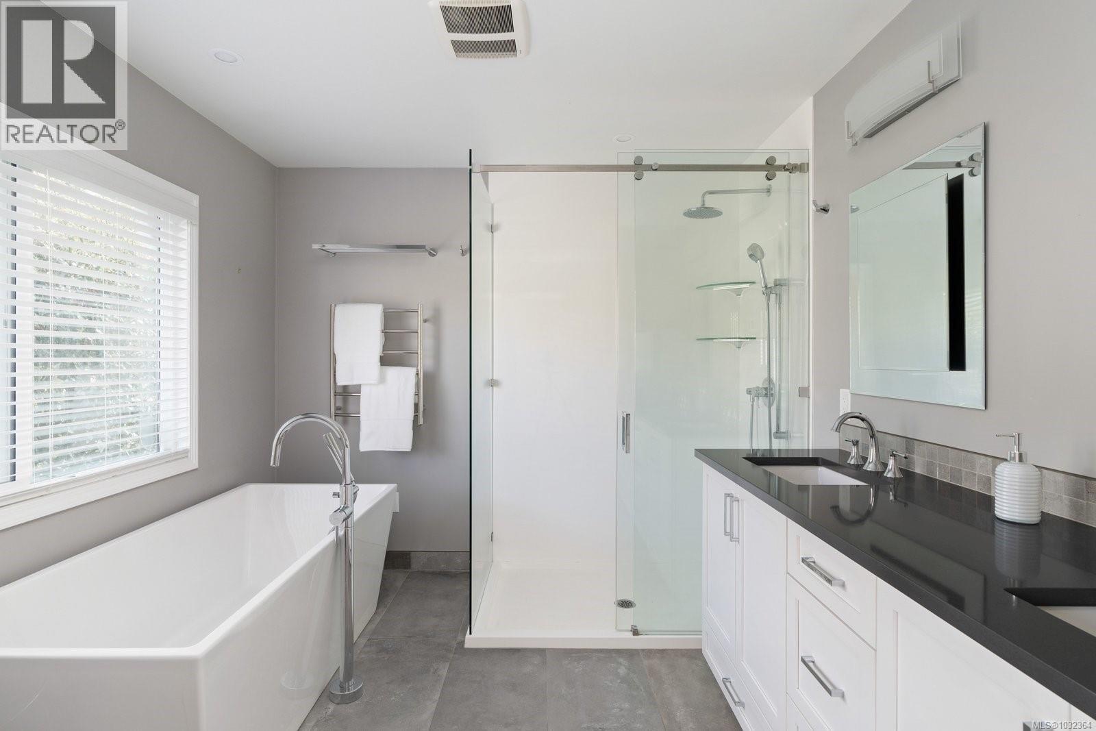 310 Windermere Pl, Victoria, British Columbia  V8S 3J3 - Photo 16 - 1032364