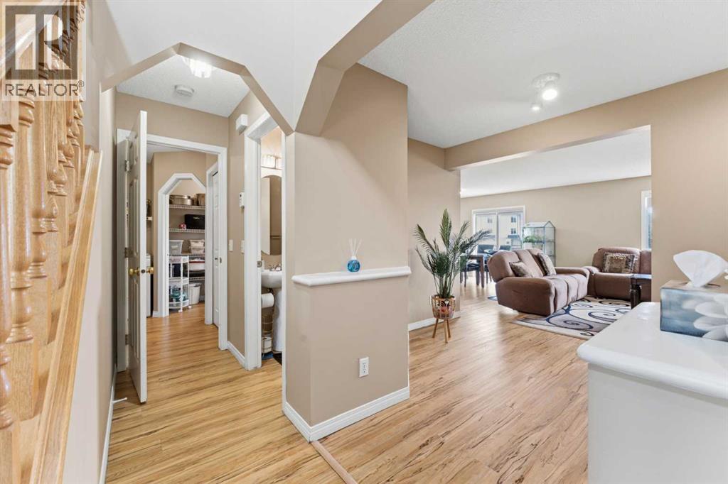 21 Panamount Crescent NW, Calgary, Alberta  T3K 5L7 - Photo 3 - A2304032