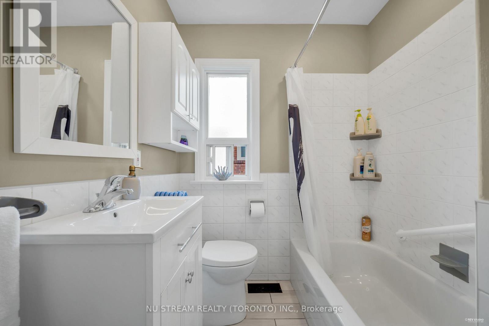 Main Floor - 5 Highvale Road, Toronto, Ontario  M1L 3R2 - Photo 12 - E13147266