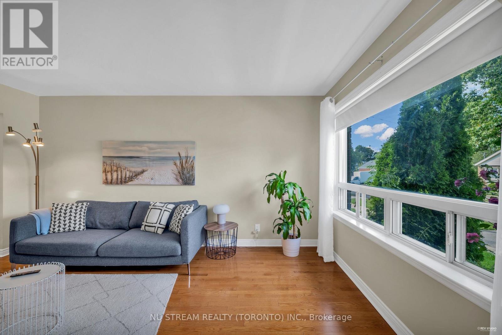 Main Floor - 5 Highvale Road, Toronto, Ontario  M1L 3R2 - Photo 2 - E13147266