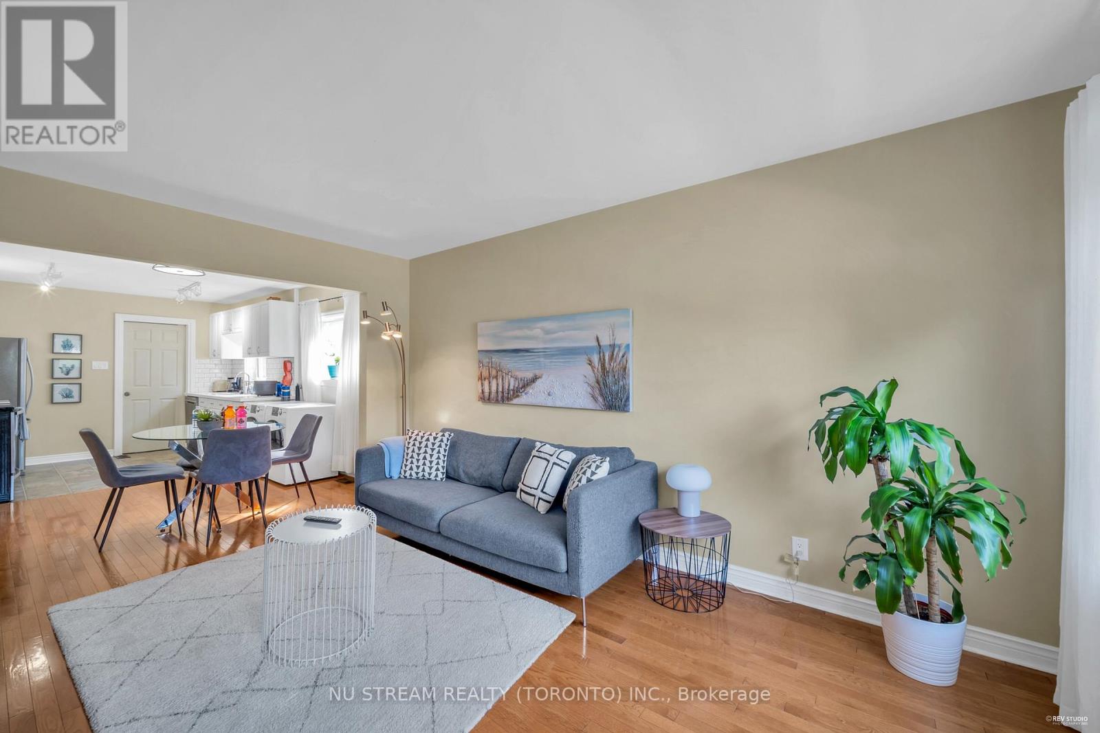 Main Floor - 5 Highvale Road, Toronto, Ontario  M1L 3R2 - Photo 3 - E13147266
