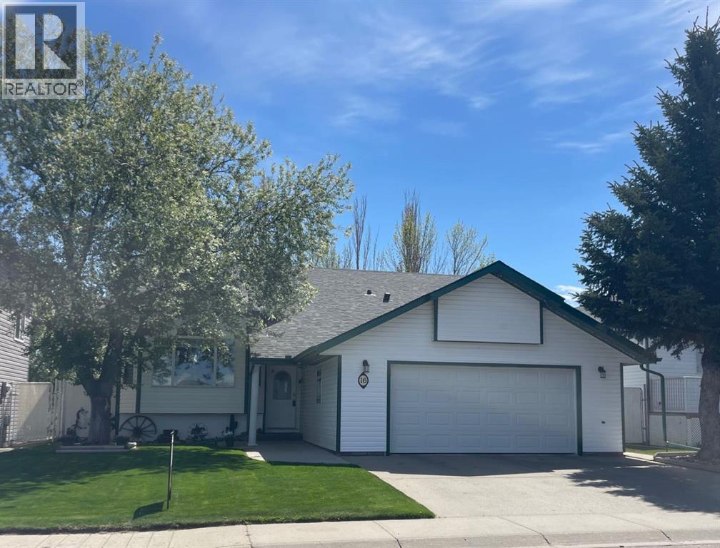16 Upland Street W, Brooks, Alberta  T1R 1J8 - Photo 1 - A2312613