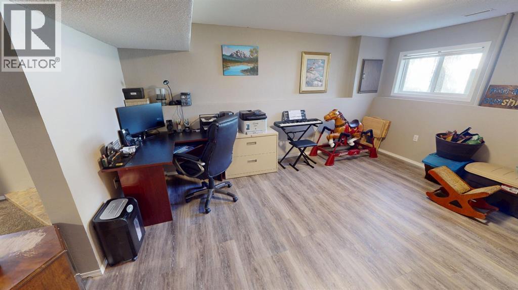 16 Upland Street W, Brooks, Alberta  T1R 1J8 - Photo 21 - A2312613