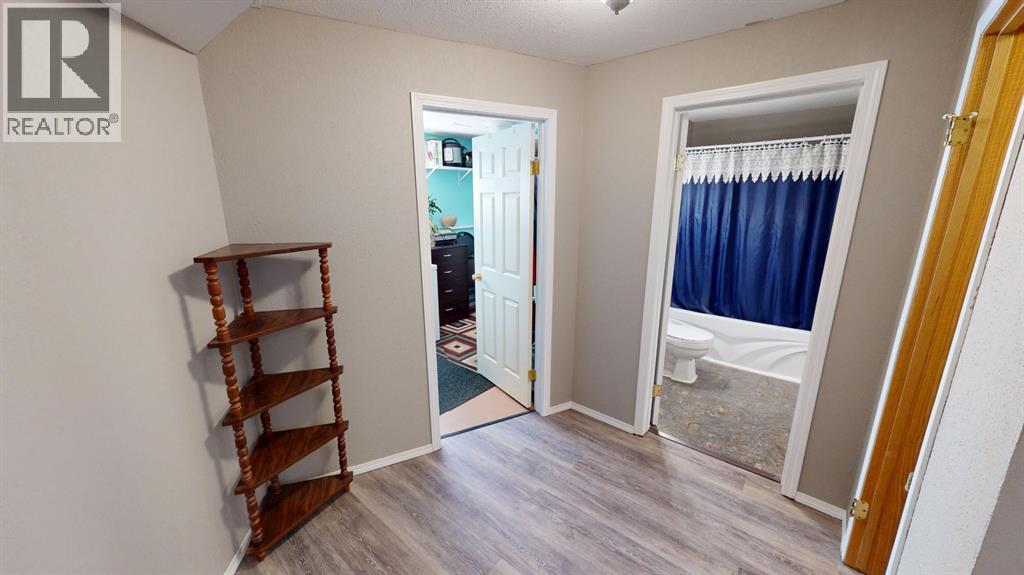 16 Upland Street W, Brooks, Alberta  T1R 1J8 - Photo 26 - A2312613