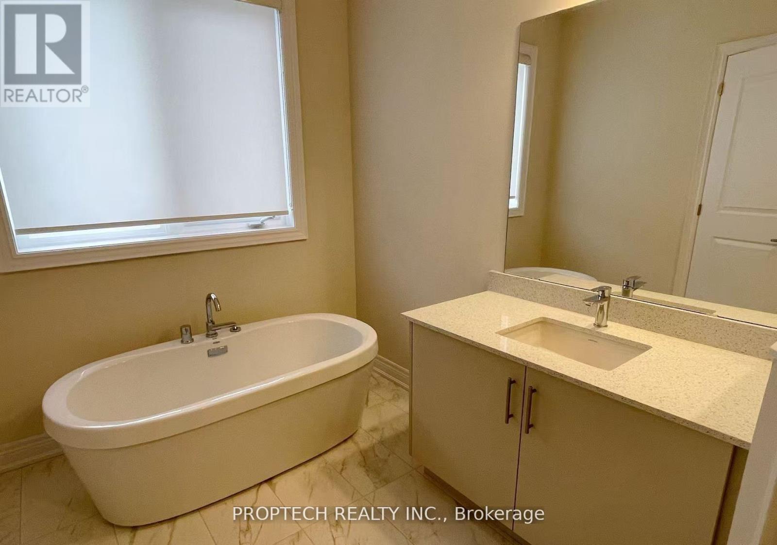 2 Schmeltzer Crescent, Richmond Hill, Ontario  L4E 1K8 - Photo 16 - N13147276