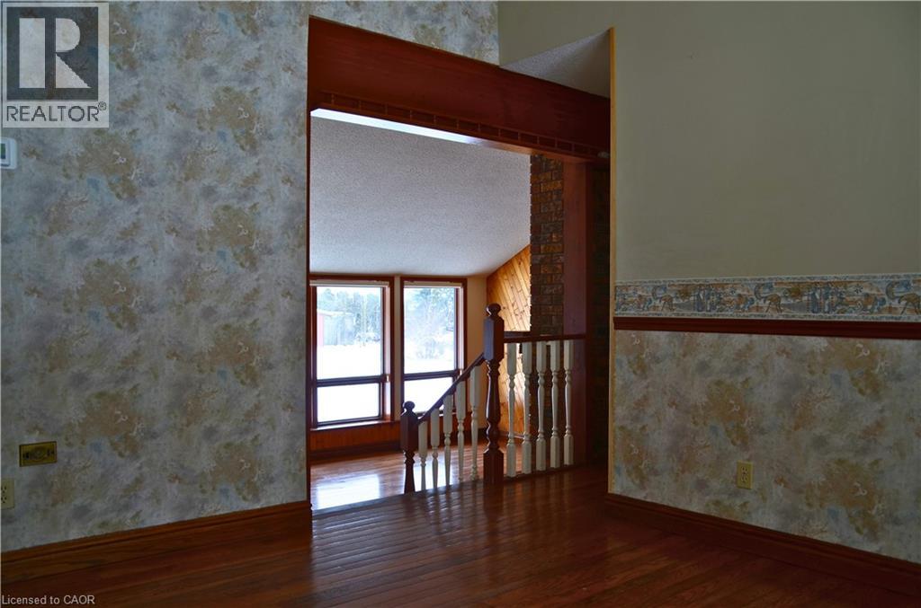 1045 Tremaine Avenue S, Listowel, Ontario  N4W 3G9 - Photo 8 - 40794723