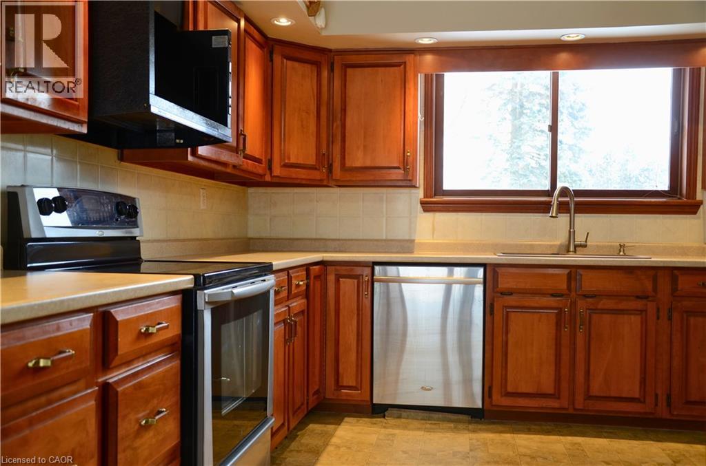 1045 Tremaine Avenue S, Listowel, Ontario  N4W 3G9 - Photo 4 - 40794723