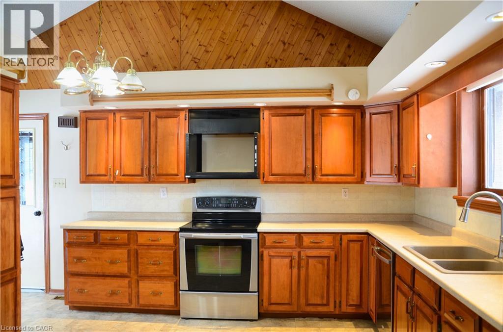1045 Tremaine Avenue S, Listowel, Ontario  N4W 3G9 - Photo 9 - 40794723