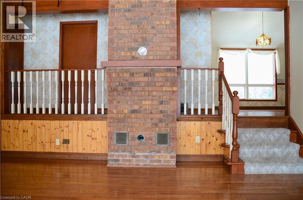 1045 Tremaine Avenue S, Listowel, Ontario  N4W 3G9 - Photo 7 - 40794723