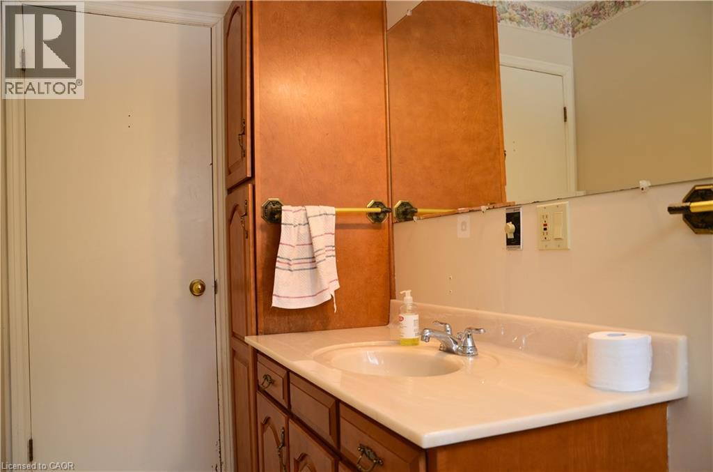 1045 Tremaine Avenue S, Listowel, Ontario  N4W 3G9 - Photo 13 - 40794723