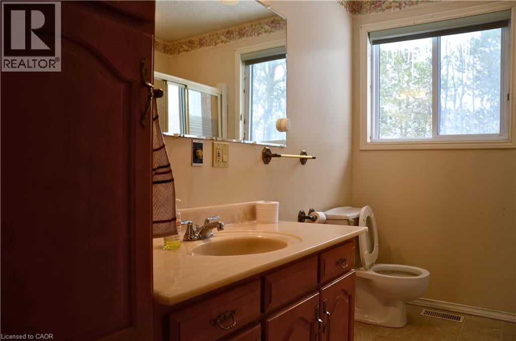 1045 Tremaine Avenue S, Listowel, Ontario  N4W 3G9 - Photo 12 - 40794723