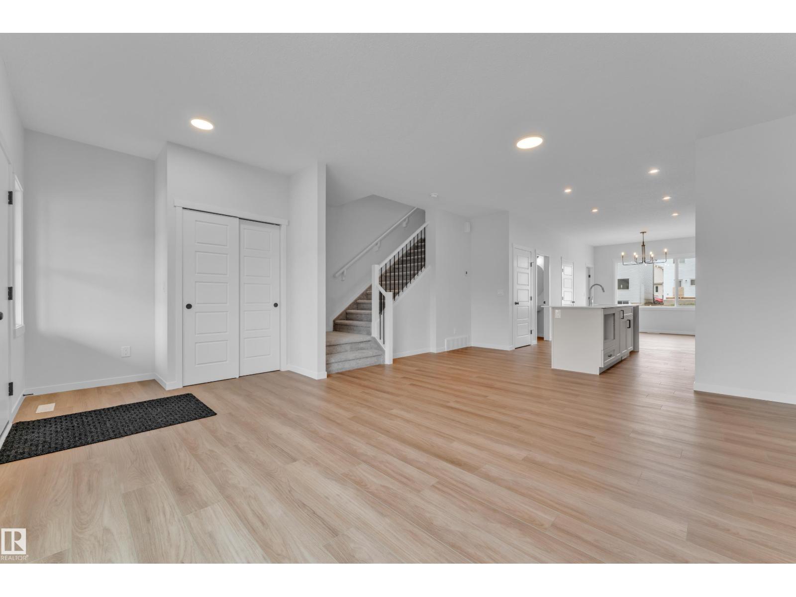 17330 6a St Ne, Edmonton, Alberta  T5Y 4E8 - Photo 6 - E4488687