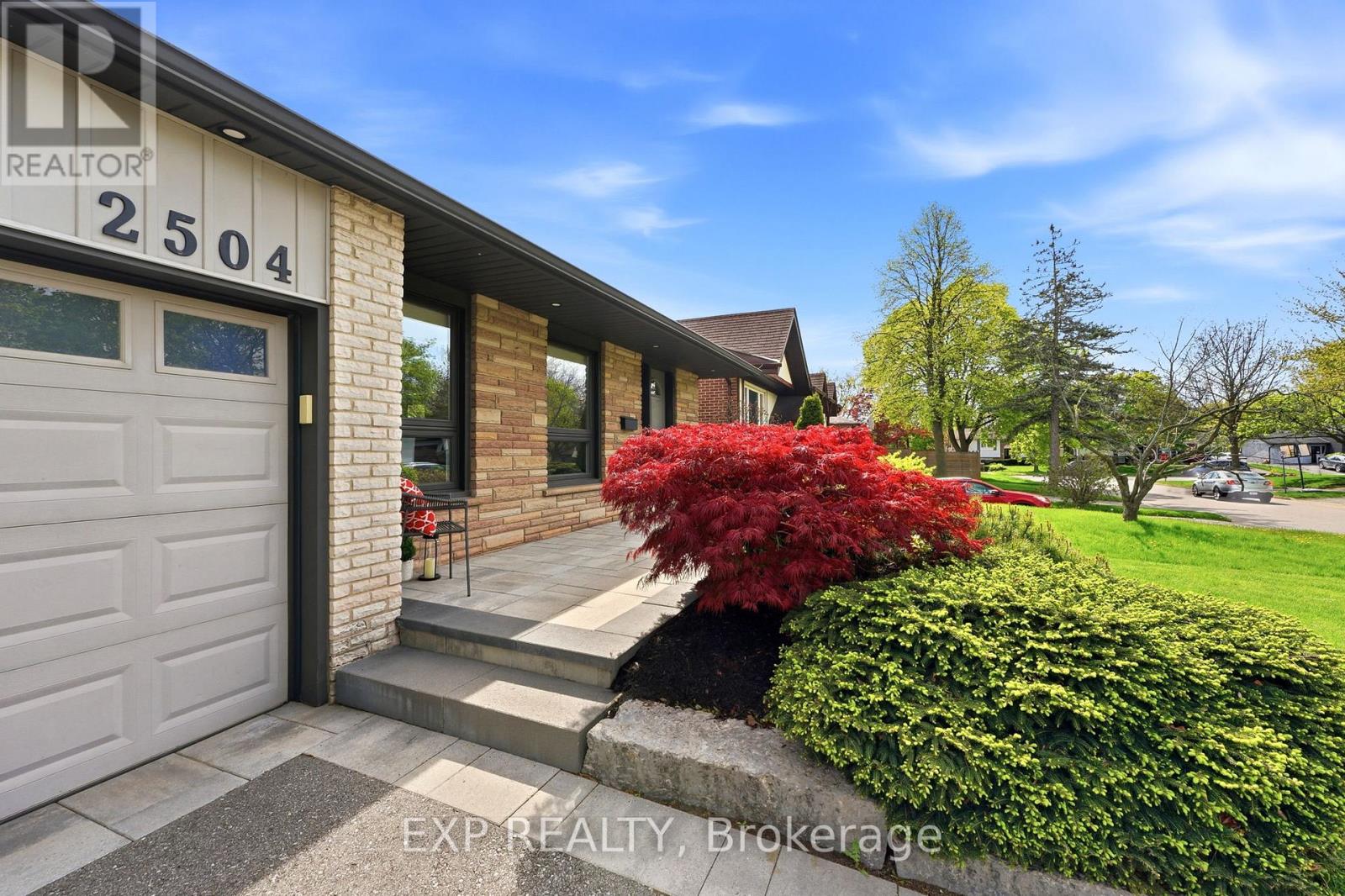 2504 Yarmouth Crescent, Oakville, Ontario  L6L 2M8 - Photo 4 - W13147258