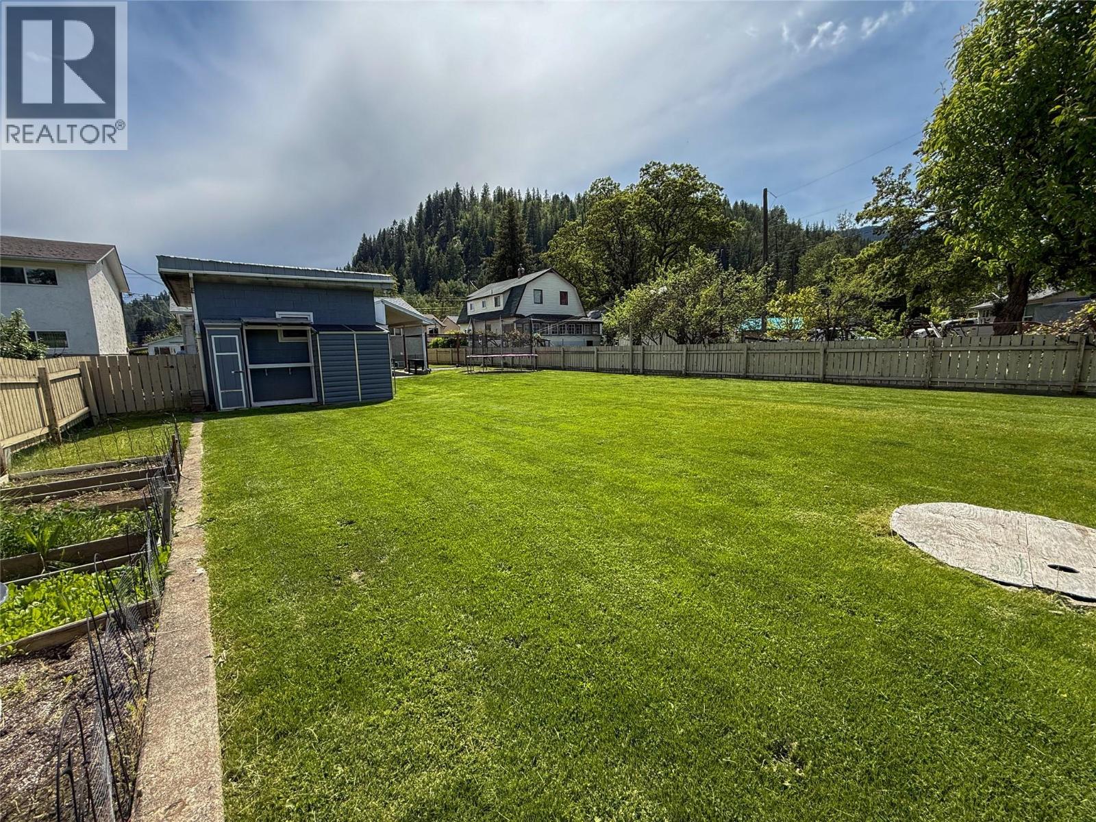 157 Crescent Street, Castlegar, British Columbia  V1N 1B3 - Photo 15 - 10387853