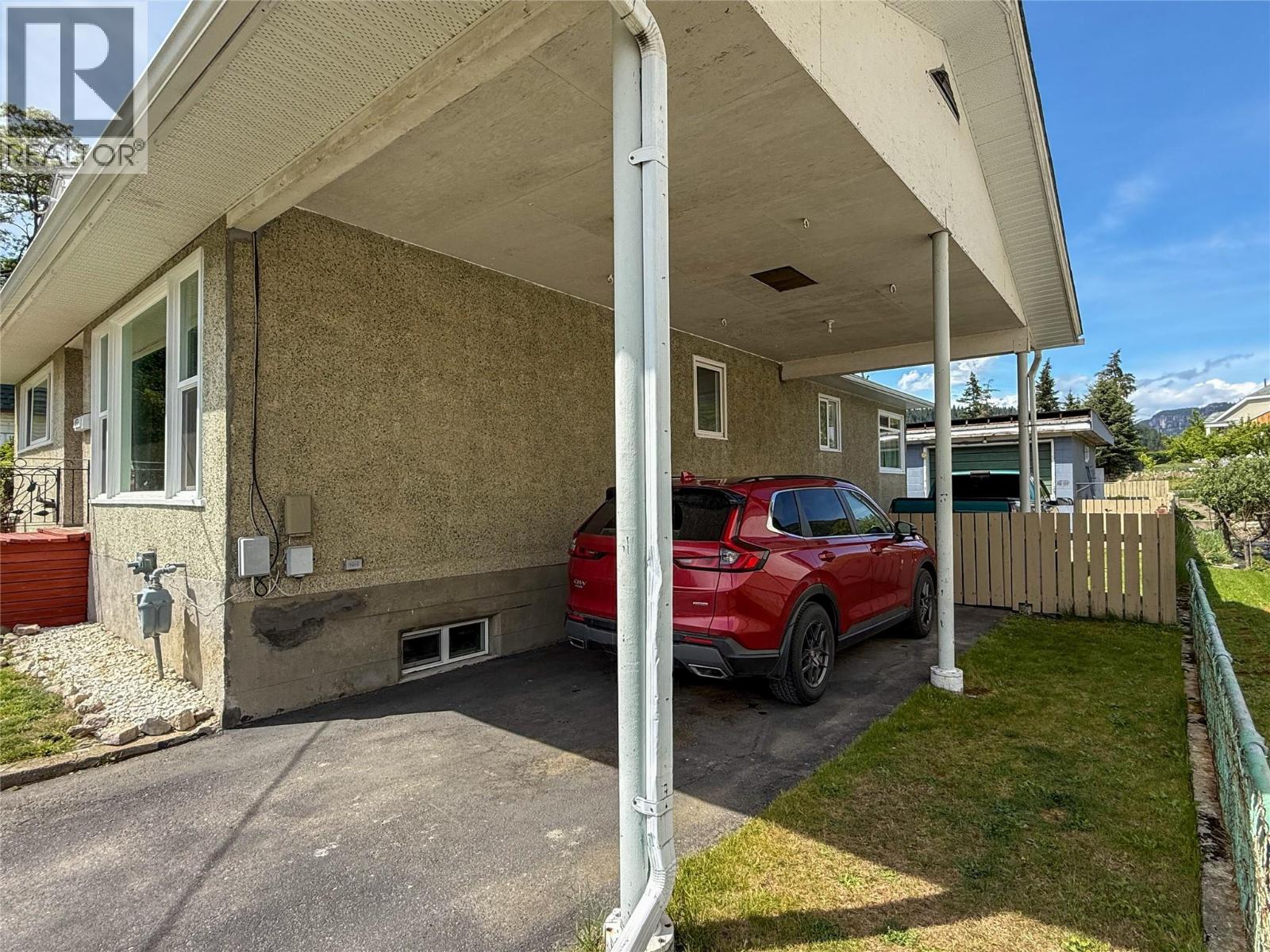 157 Crescent Street, Castlegar, British Columbia  V1N 1B3 - Photo 3 - 10387853