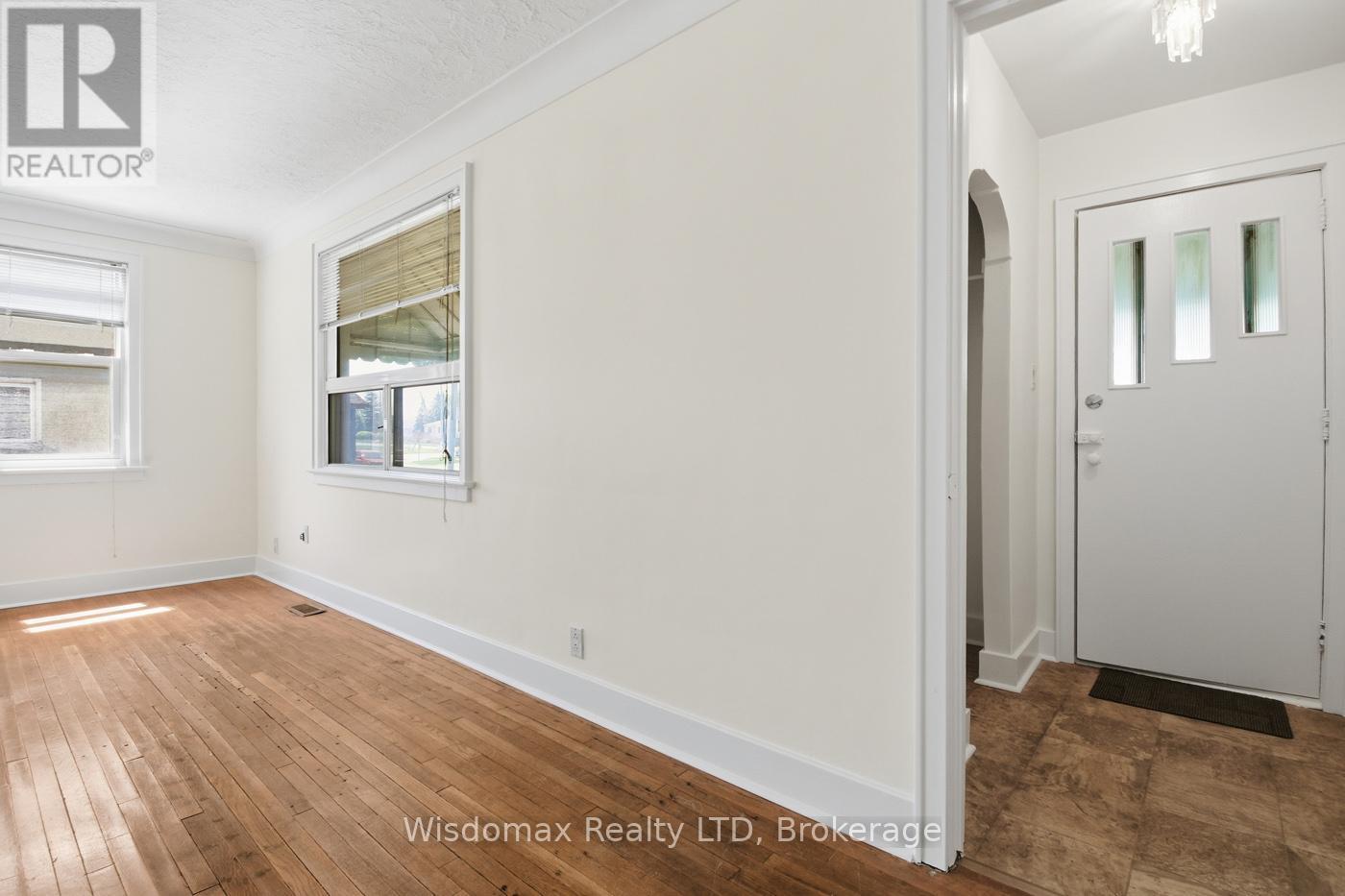 108 Queen Street S, Thorold, Ontario  L2V 3N9 - Photo 6 - X13147290