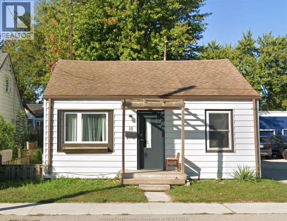 16 MCNAUGHTON AVENUE, Wallaceburg, Ontario