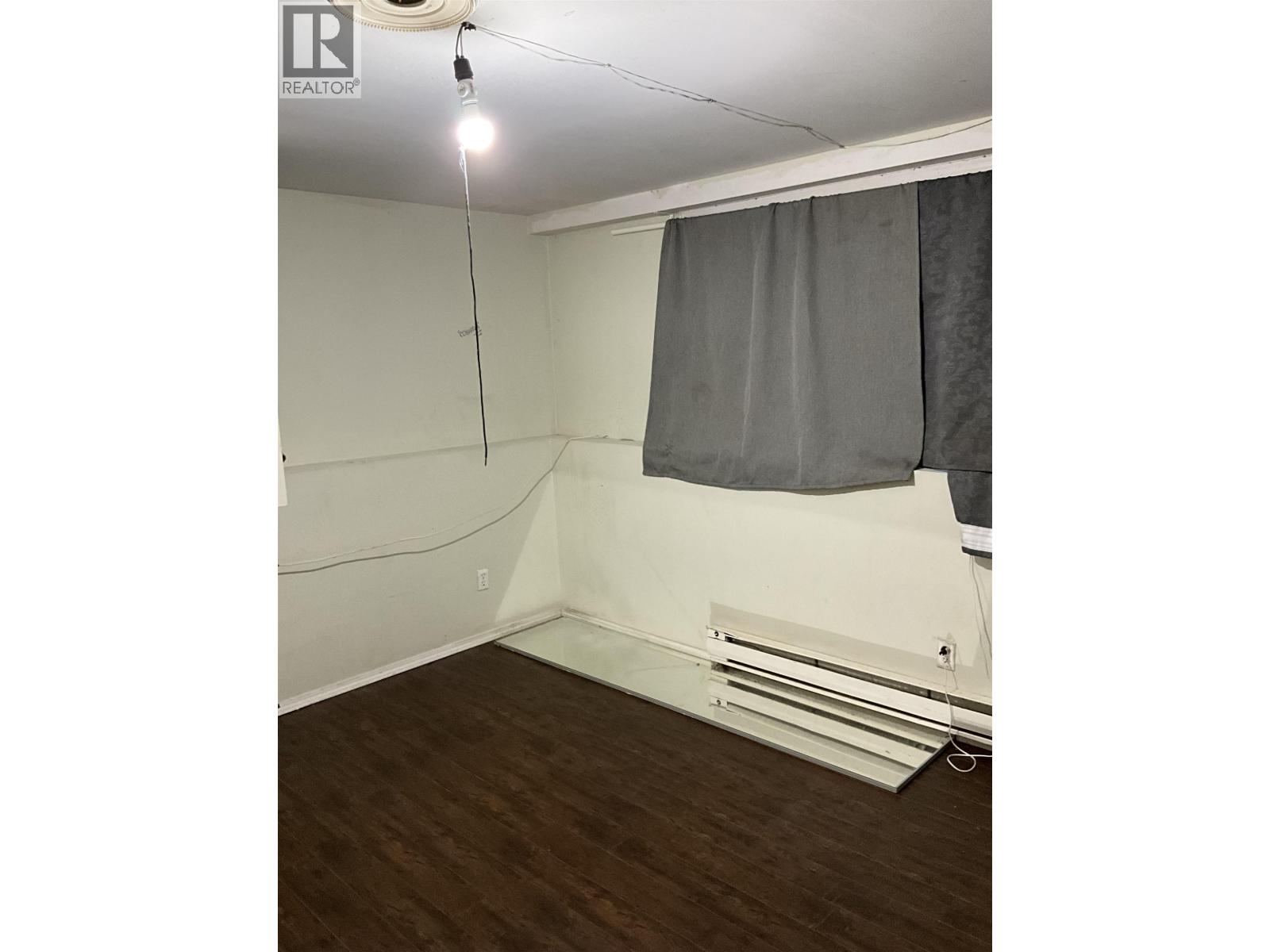 9229 10th Avenue, Burnaby, British Columbia  V3N 2T3 - Photo 10 - R3083283