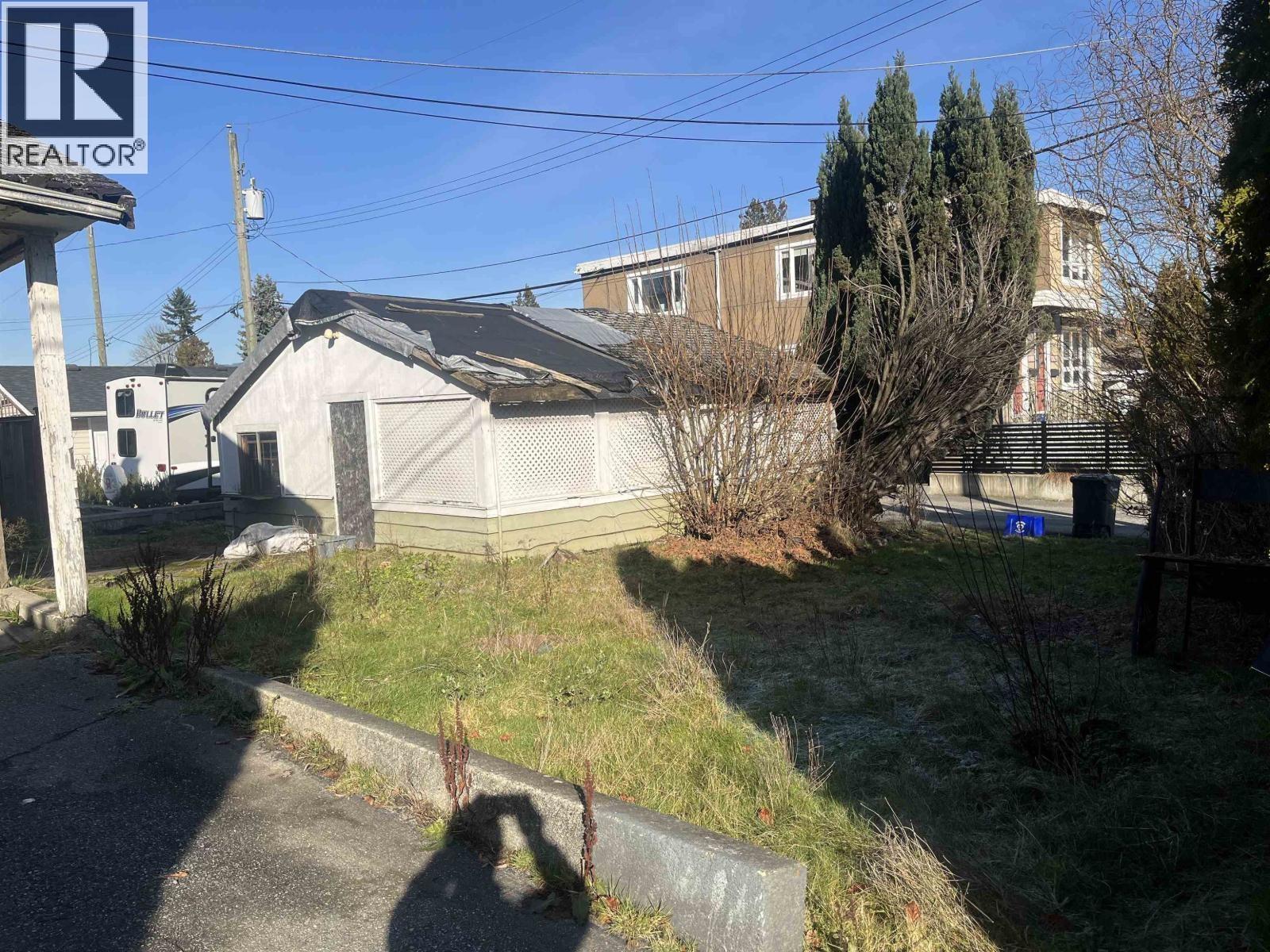 9229 10th Avenue, Burnaby, British Columbia  V3N 2T3 - Photo 3 - R3083283