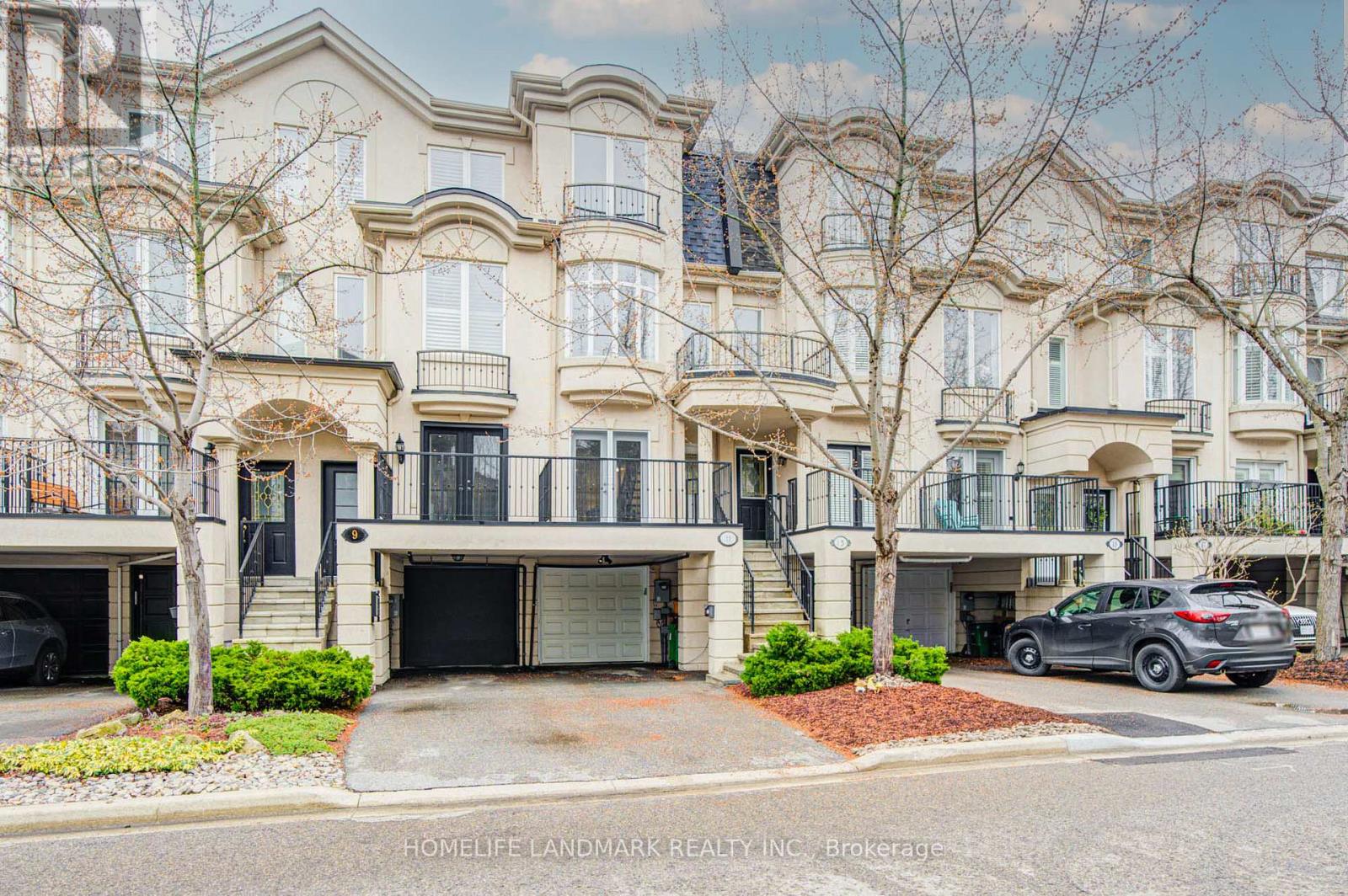 11 HUMPHREY GATE, Toronto, Ontario