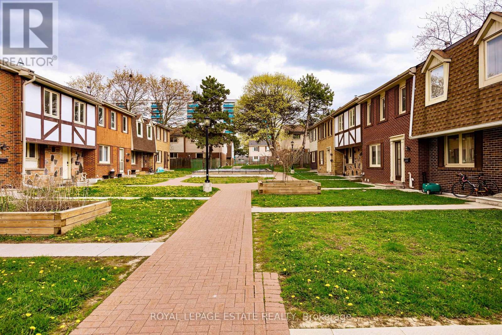78 - 270 Timberbank Boulevard, Toronto, Ontario  M1W 2M1 - Photo 3 - E13147310