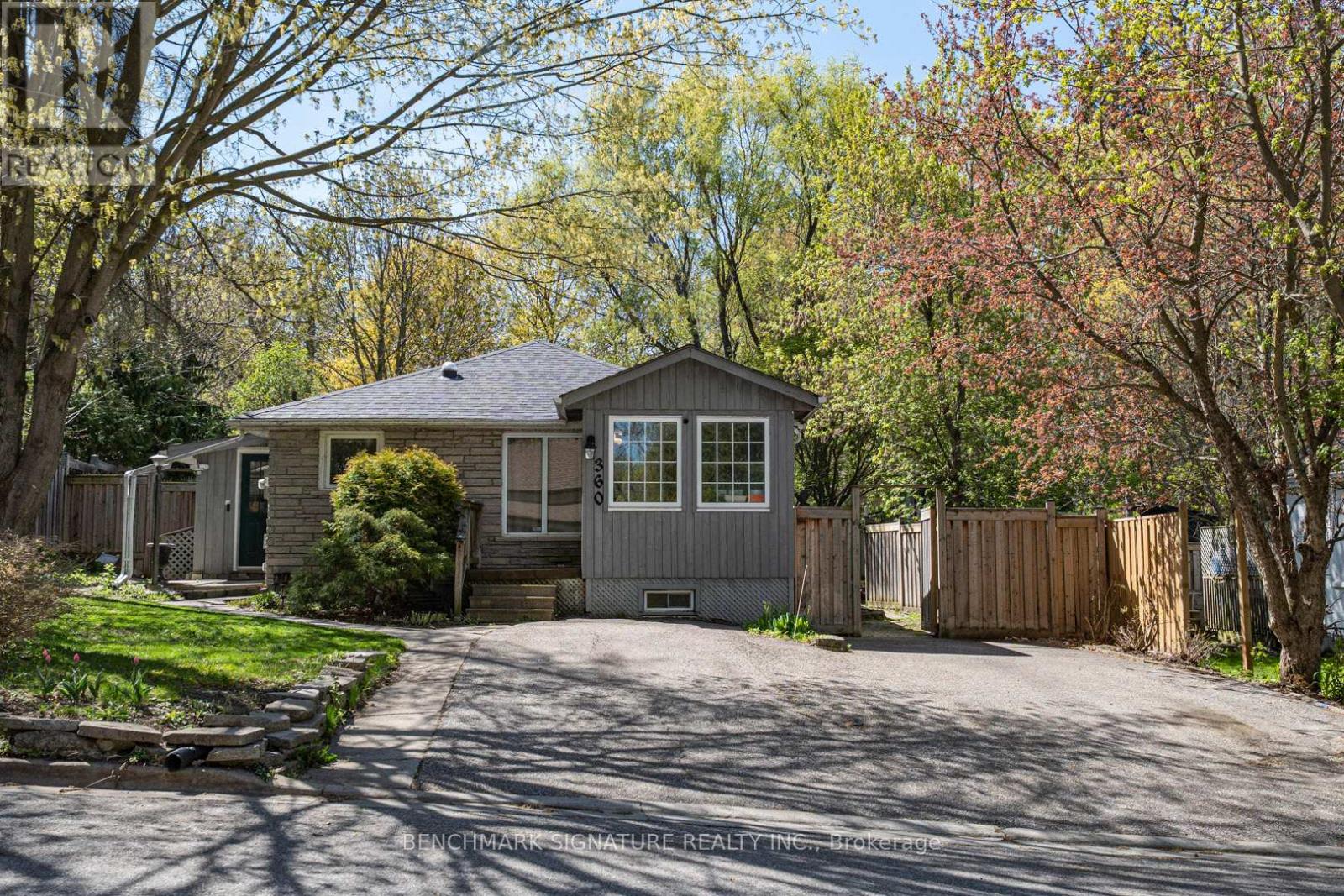 360 ONTARIO STREET, Newmarket, Ontario