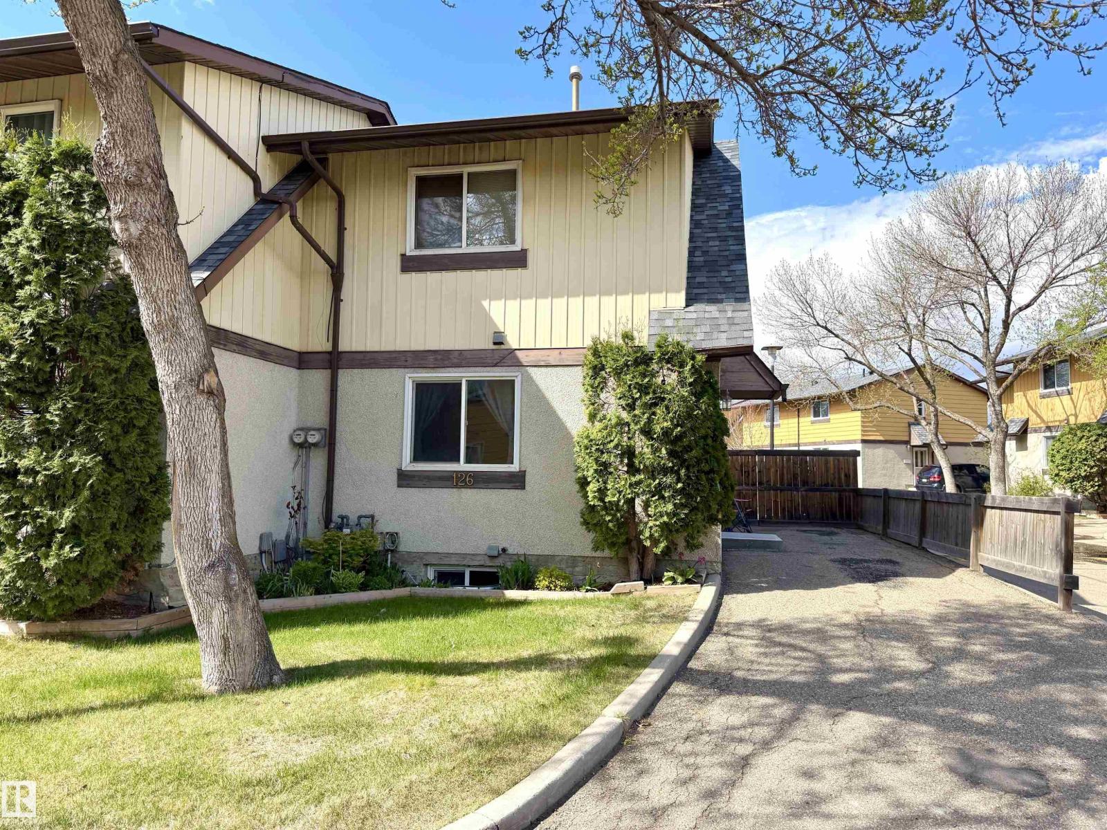 126 WOODSTOCK NW, edmonton, Alberta
