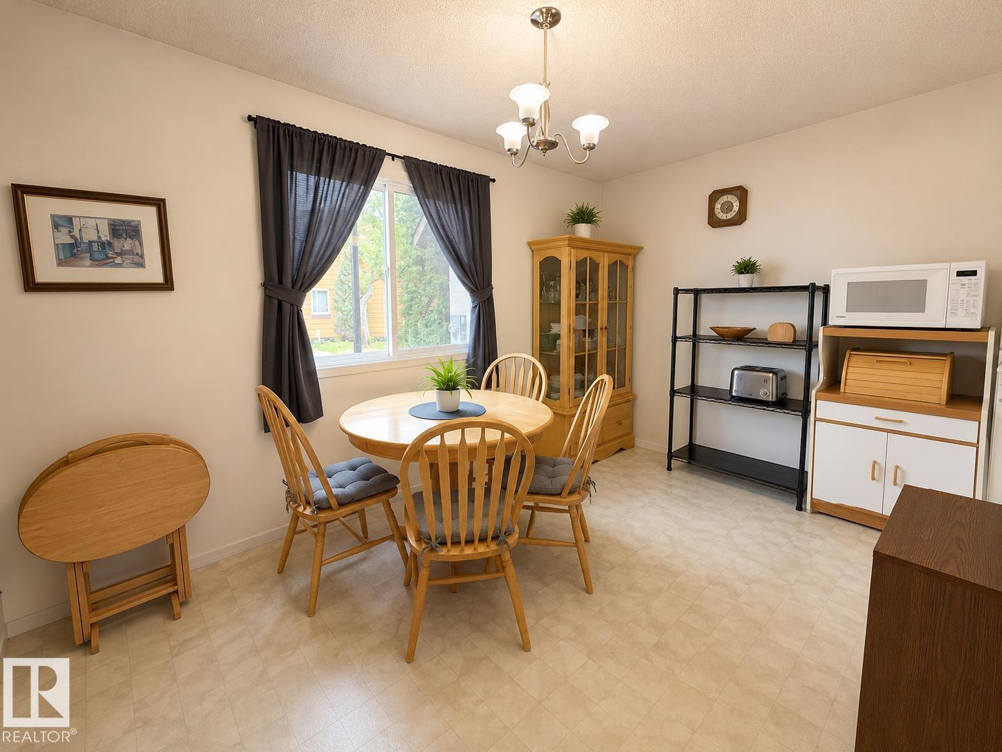 126 Woodstock Nw, Edmonton, Alberta  T5T 0H6 - Photo 4 - E4488693