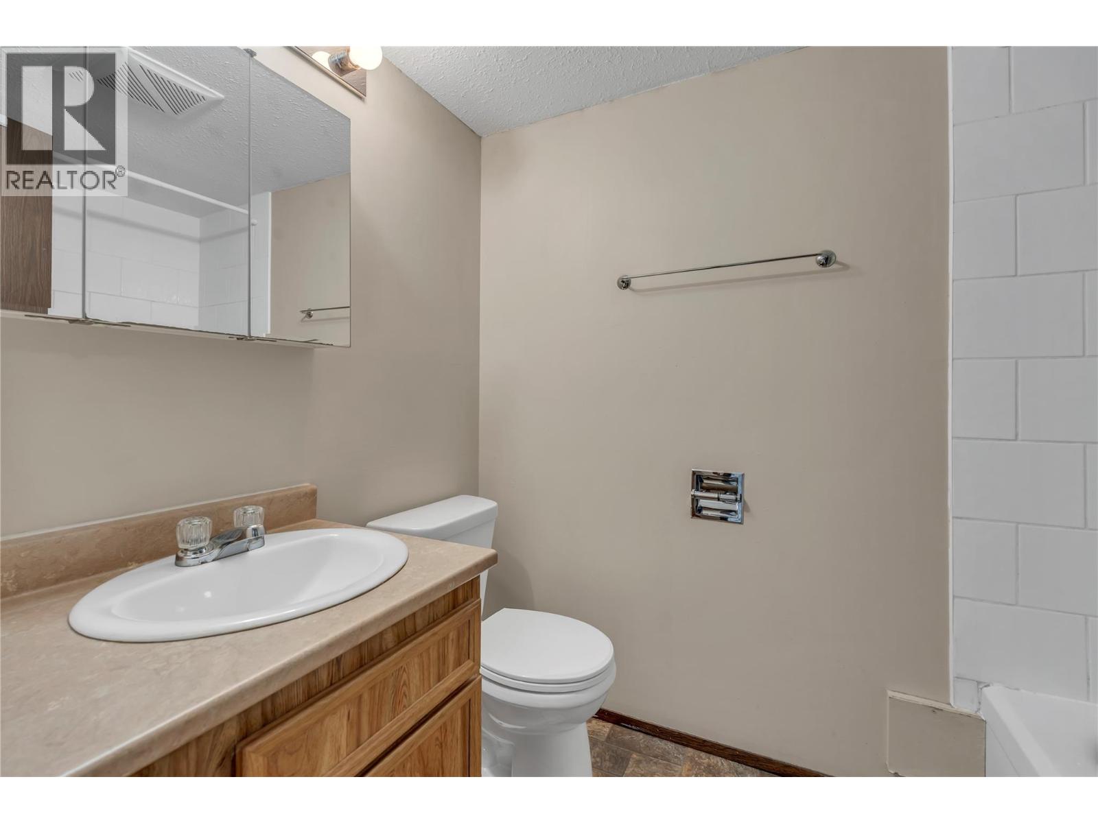 150 Skaha Place Unit# 209, Penticton, British Columbia  V2A 7K1 - Photo 17 - 10388004