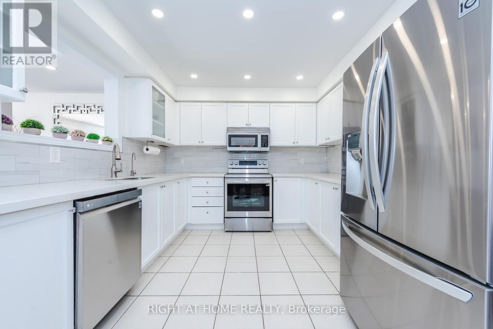 1268 Newell Street, Milton, Ontario  L9T 6C2 - Photo 11 - W13147298