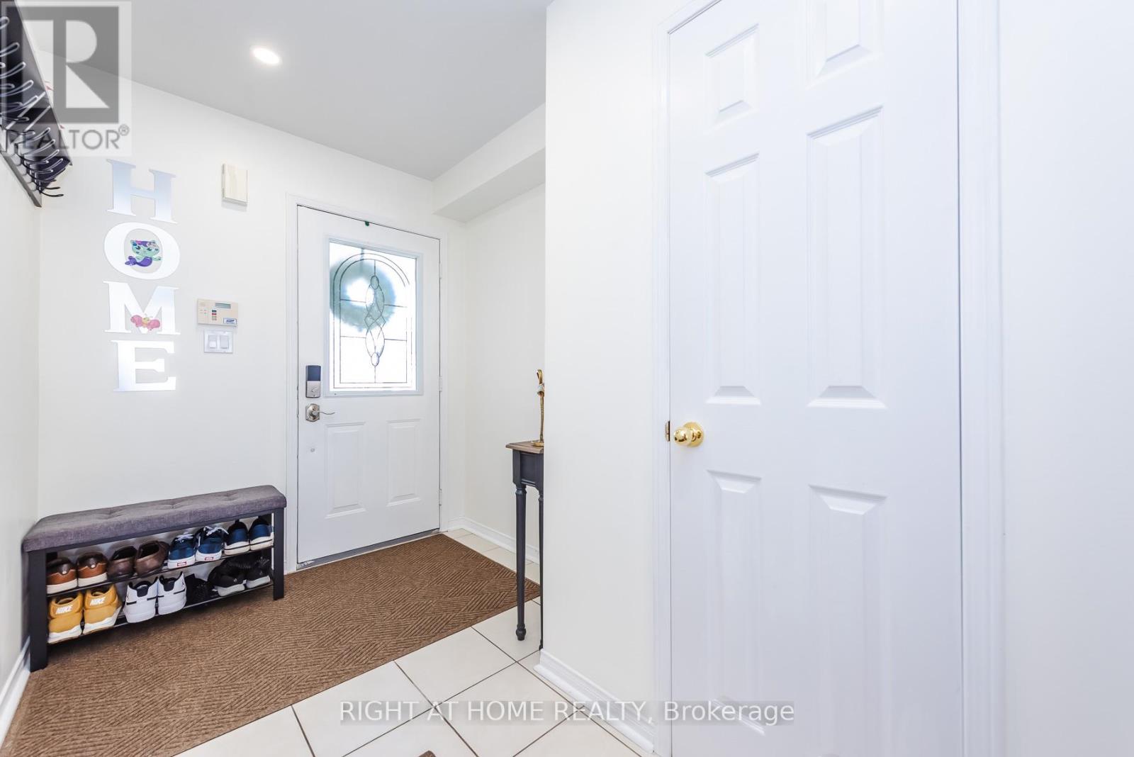 1268 Newell Street, Milton, Ontario  L9T 6C2 - Photo 4 - W13147298