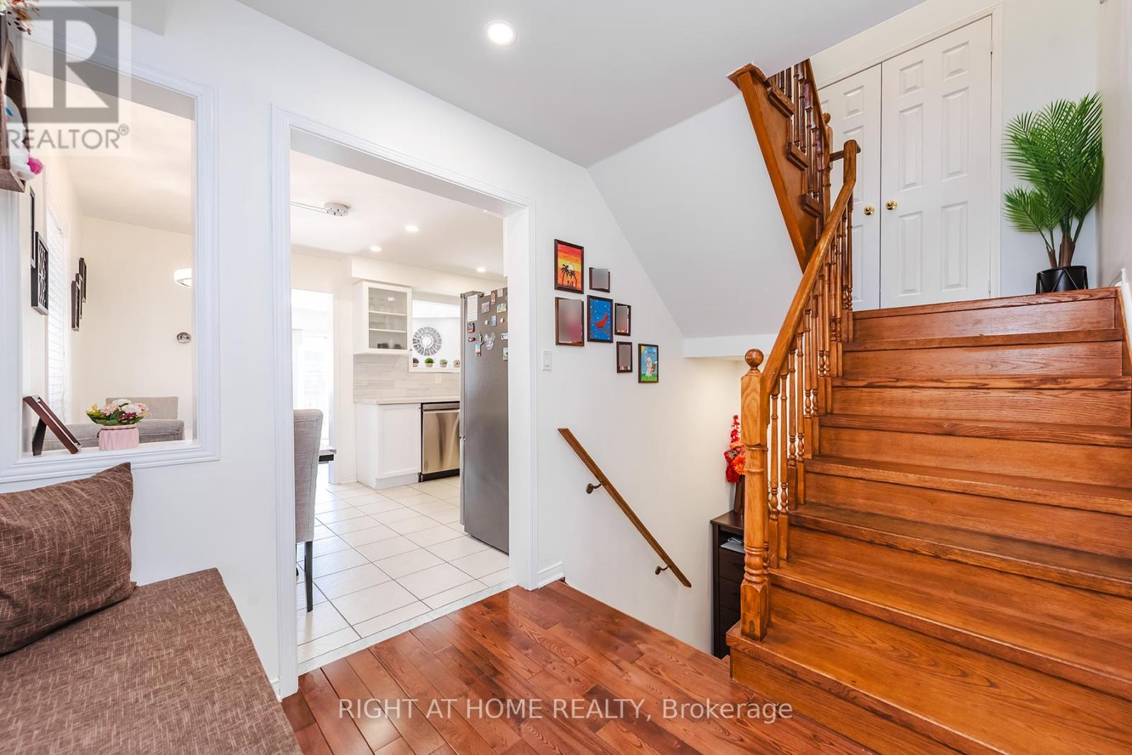 1268 Newell Street, Milton, Ontario  L9T 6C2 - Photo 6 - W13147298