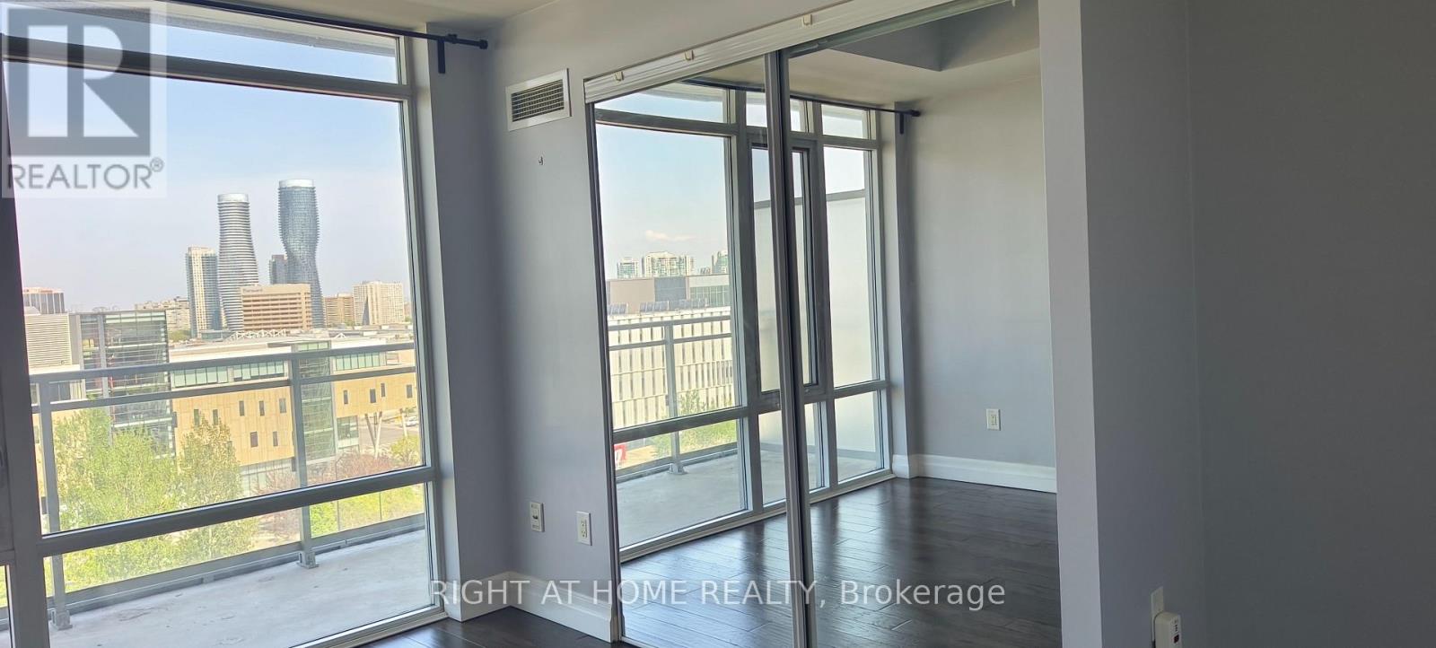 912 - 360 Square One Drive, Mississauga, Ontario  L5B 0E6 - Photo 18 - W13147336