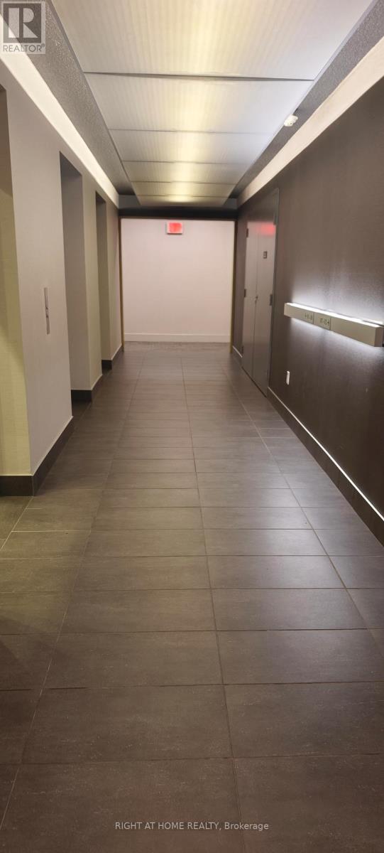 912 - 360 Square One Drive, Mississauga, Ontario  L5B 0E6 - Photo 3 - W13147336