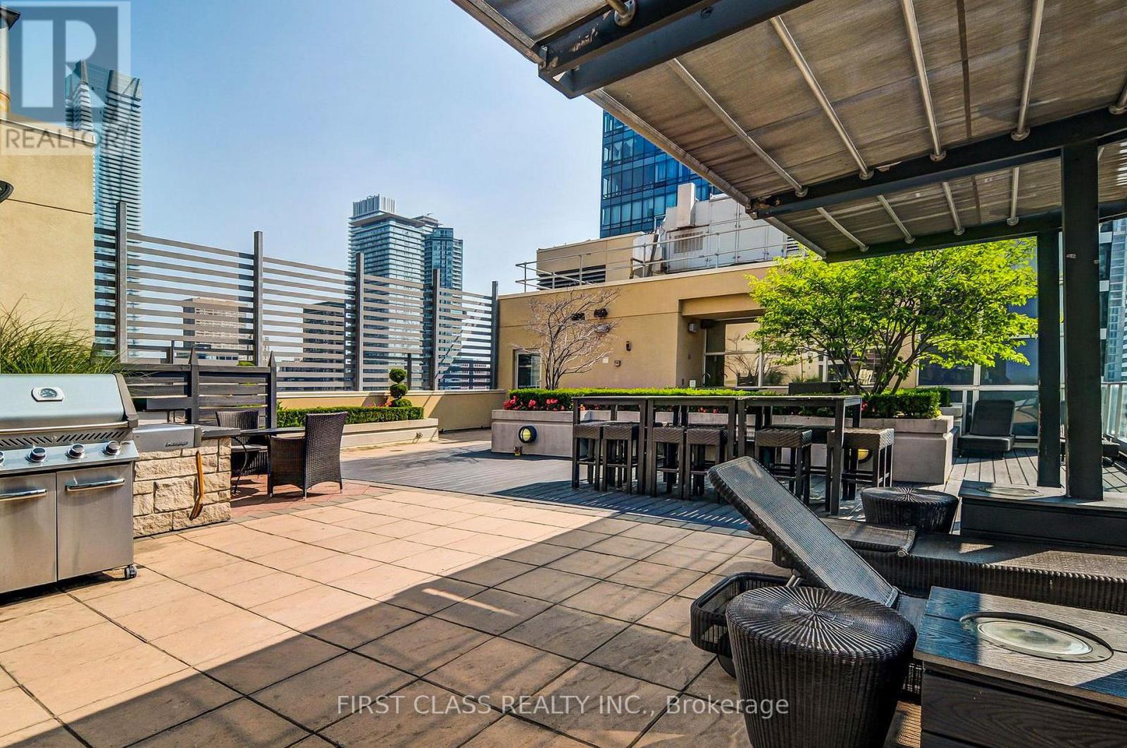 604 - 11 ST JOSEPH STREET, Toronto, Ontario