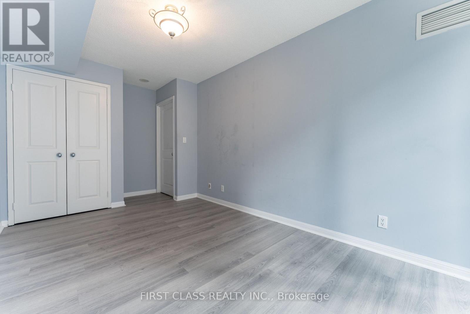 604 - 11 St Joseph Street, Toronto, Ontario  M4Y 3G4 - Photo 12 - C13147400
