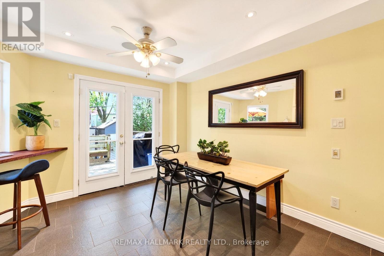 17 Mountalan Avenue, Toronto, Ontario  M4J 1H3 - Photo 17 - E13147388