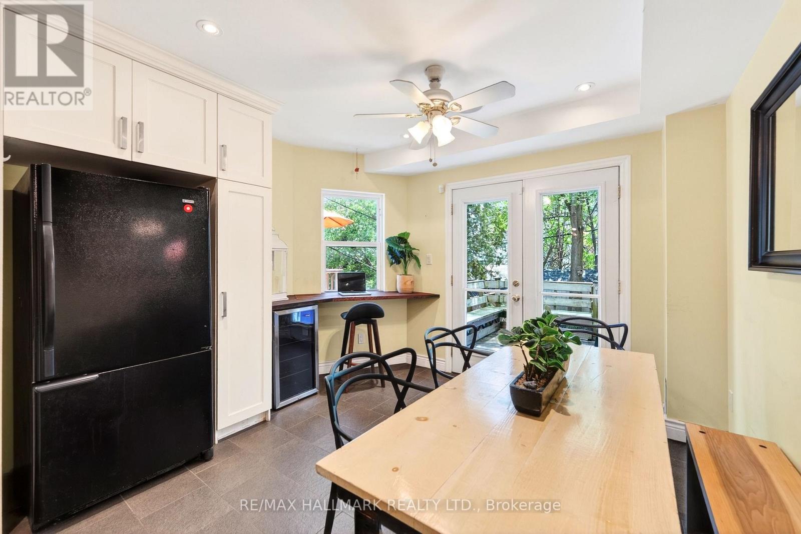 17 Mountalan Avenue, Toronto, Ontario  M4J 1H3 - Photo 18 - E13147388