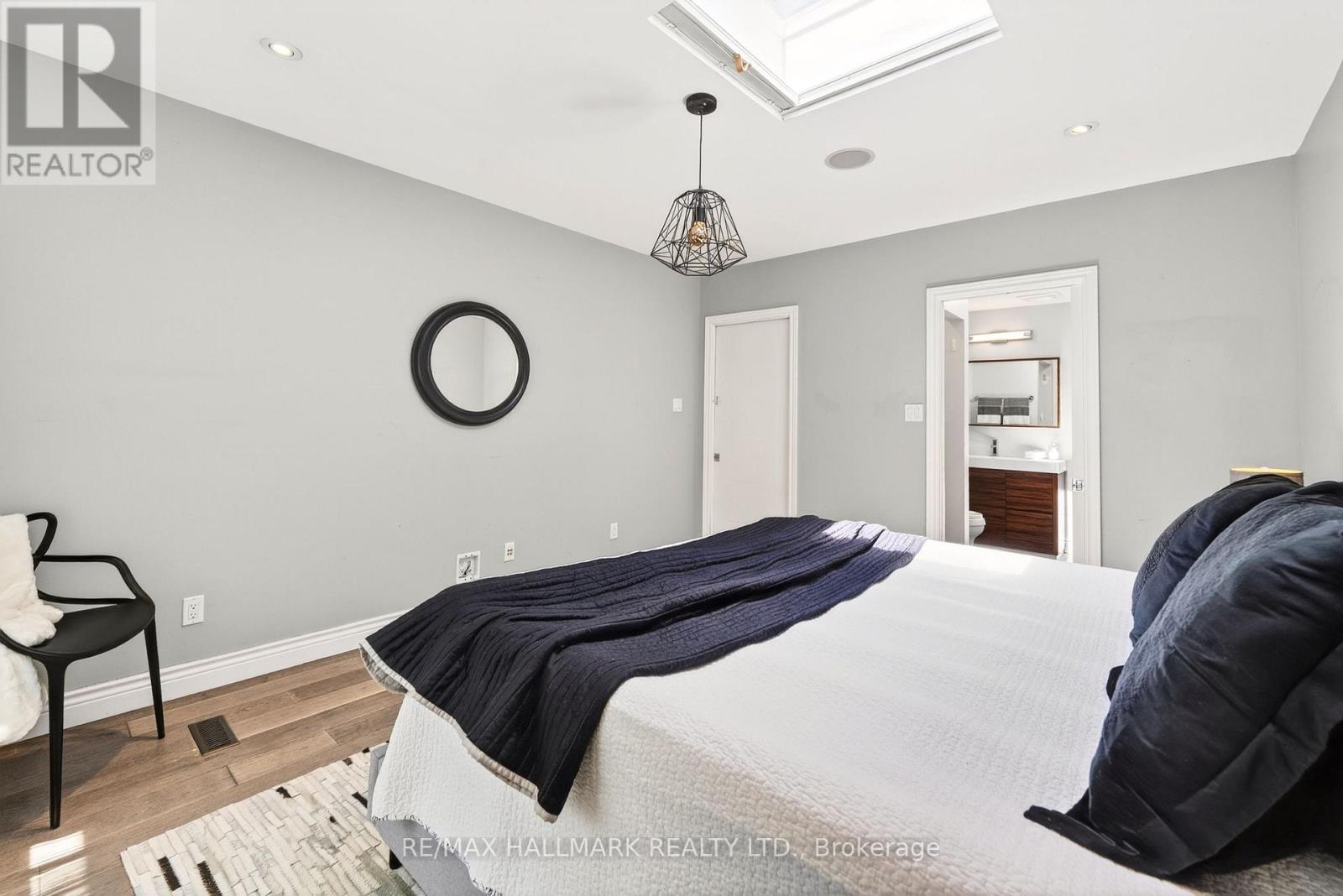 17 Mountalan Avenue, Toronto, Ontario  M4J 1H3 - Photo 24 - E13147388