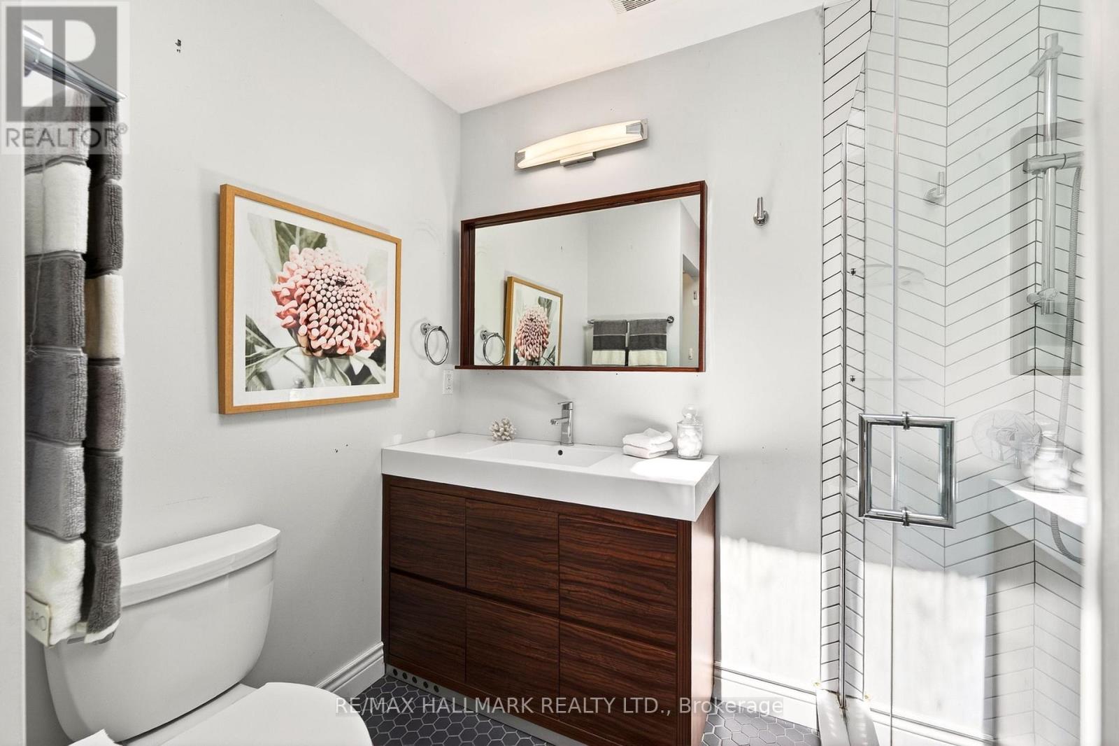 17 Mountalan Avenue, Toronto, Ontario  M4J 1H3 - Photo 25 - E13147388