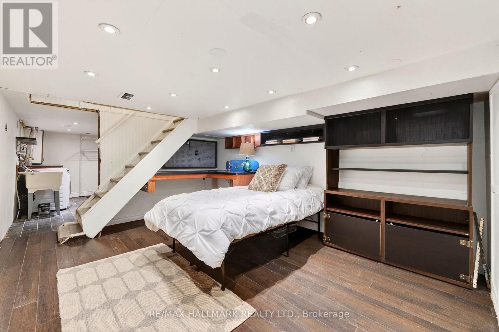 17 Mountalan Avenue, Toronto, Ontario  M4J 1H3 - Photo 32 - E13147388