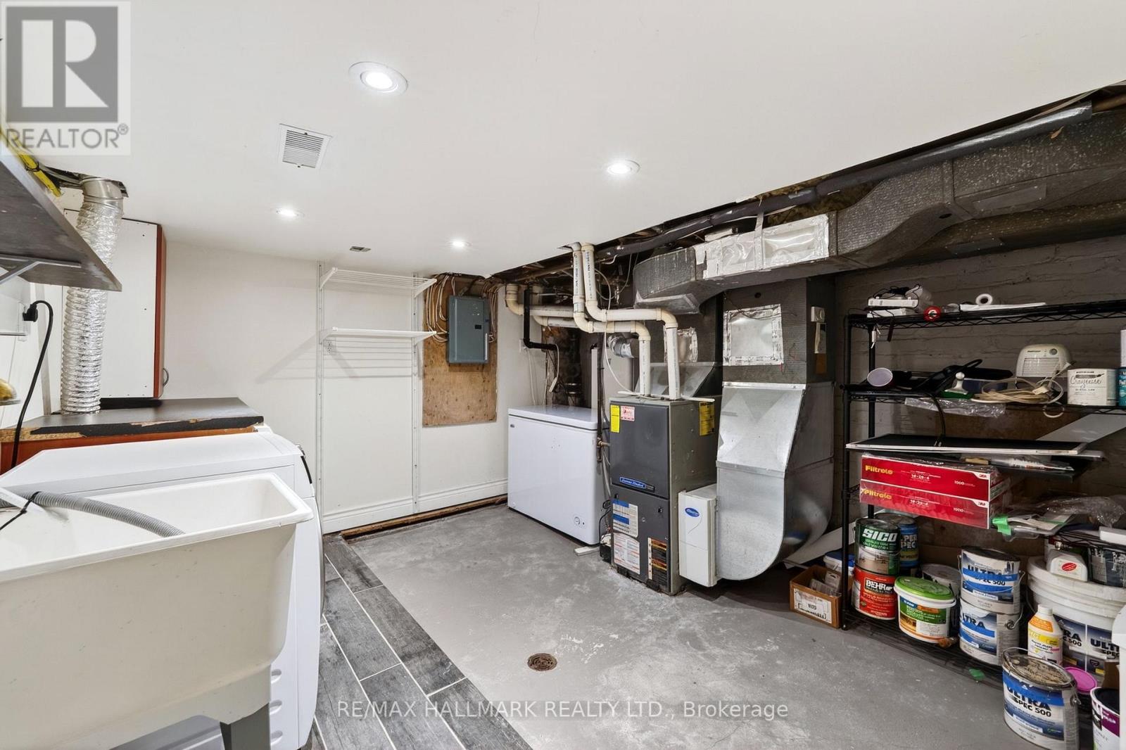 17 Mountalan Avenue, Toronto, Ontario  M4J 1H3 - Photo 34 - E13147388