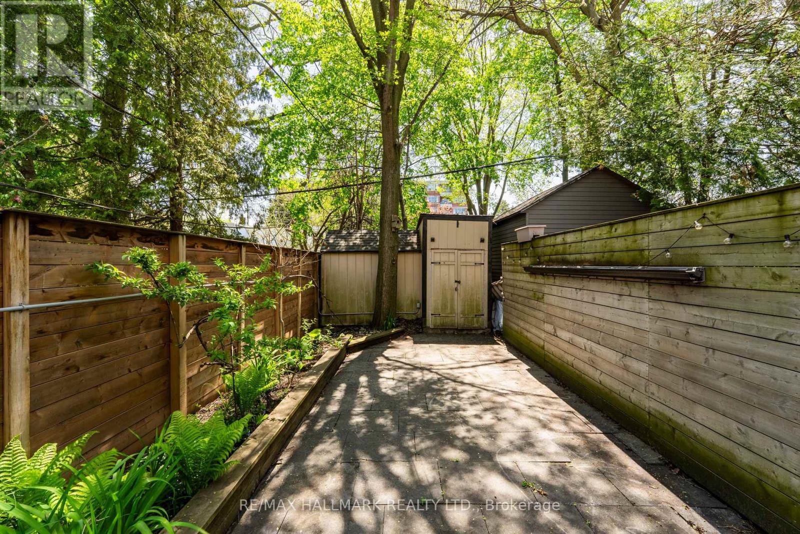 17 Mountalan Avenue, Toronto, Ontario  M4J 1H3 - Photo 40 - E13147388