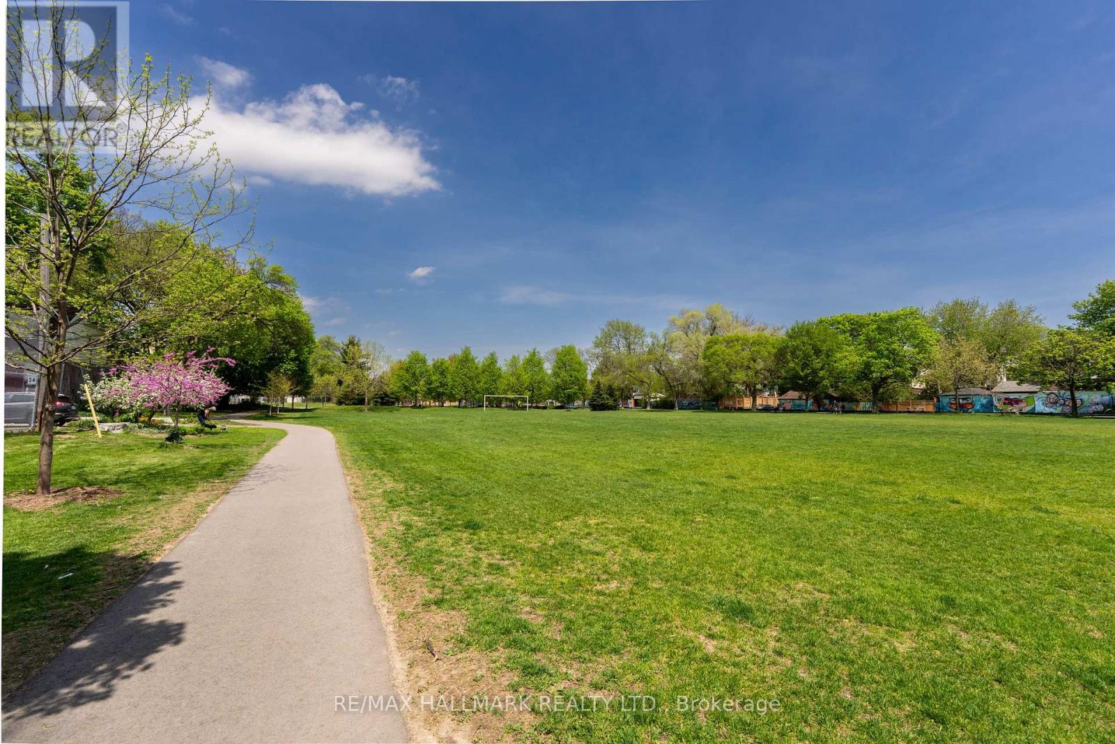 17 Mountalan Avenue, Toronto, Ontario  M4J 1H3 - Photo 41 - E13147388
