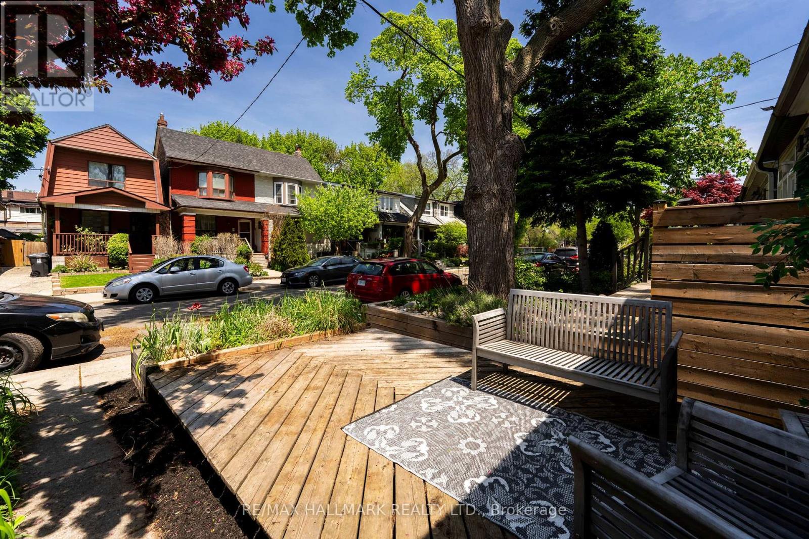 17 Mountalan Avenue, Toronto, Ontario  M4J 1H3 - Photo 6 - E13147388
