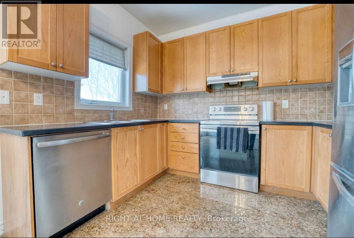 9 Spall Court, Toronto, Ontario  M1C 0B1 - Photo 8 - E13147390